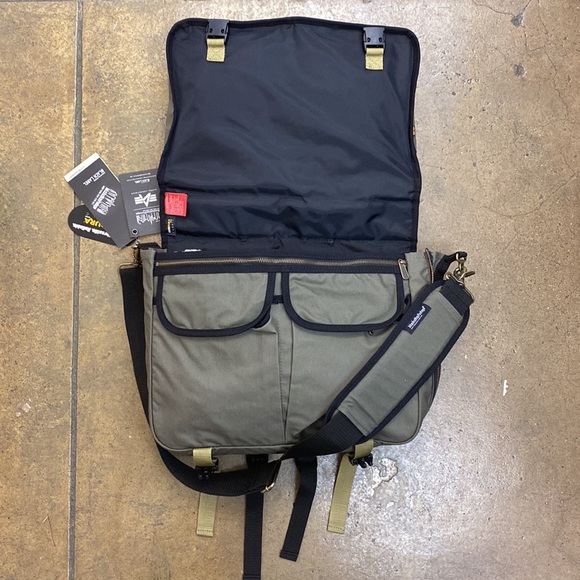 Alpha Industries x Manhattan Portage Black Label Messenger Bag - Picture 5 of 7